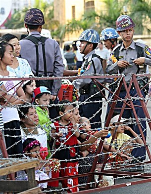thingyan_burb_wire_305px.jpg