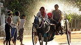 thingyan_horse_cart_305px.jpg