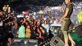 thingyan_singer_305_z.jpg