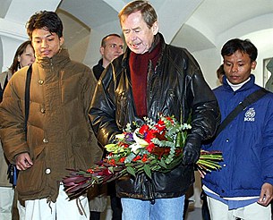 vaclav_havel_czech_uprise_305_z.jpg vaclav_havel_czech_uprise_305_z.jpg