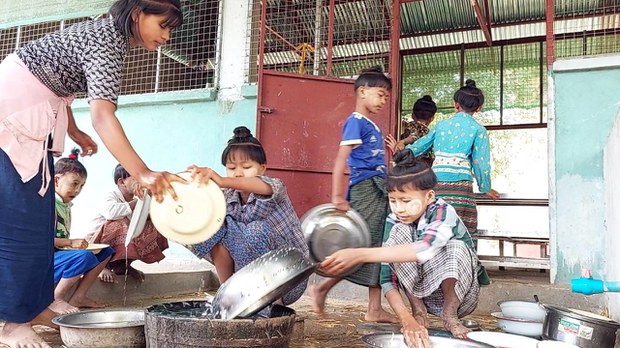 နှစ် ၁၀၀ နီးပါးထိန်းသိမ်းလာတဲ့ စက်စက်ယိုရွာက ဆံရစ်ဝိုင်းဓလေ့