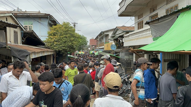 ကချင်ပြည်နယ်၊ ဖားကန့်မြို့ ဆိုင်းတောင် ကျောက်ဝိုင်းအား ၂၀၂၃ ခုနှစ်၊ မေလ ၁၃ ရက်နေ့က တွေ့ရစဉ်။ (Photo: RFA)