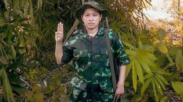 သီလရှင်ကနေ လက်နက်ကိုင် တော်လှန်ရေးသမားဖြစ်လာတဲ့ ဒေါ်ဝရဉာဏီ
