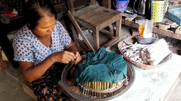 အဆမတန်မြင့်တက်လာတဲ့ ကုန်စျေးနှုန်းကို ကြံ့ကြံ့ခံနေတဲ့ အညာကမိသားစုများ