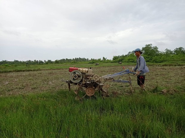 လယ်ပိုင်ရှင်ကနေ စာရင်းငှားဖြစ်သွားရသူများ လယ်ပိုင်ရှင်ကနေ စာရင်းငှားဖြစ်သွားရသူများ