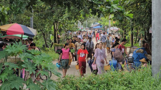 ငွေဖောင်းပွလို့ လုပ်အားခတစ်ဝက်ကျော် နစ်နာနေတဲ့ အထည်ချုပ်လုပ်သားများ ငွေဖောင်းပွလို့ လုပ်အားခတစ်ဝက်ကျော် နစ်နာနေတဲ့ အထည်ချုပ်လုပ်သားများ