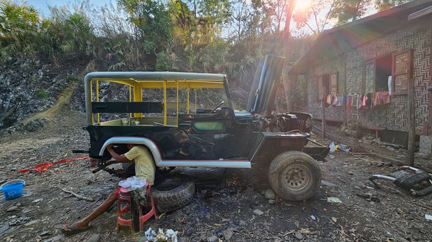 အခက်ကြုံနေကြရတဲ့ ချင်းတောင်ဂျစ်ကားထုတ်လုပ်သူများ အခက်ကြုံနေကြရတဲ့ ချင်းတောင်ဂျစ်ကားထုတ်လုပ်သူများ