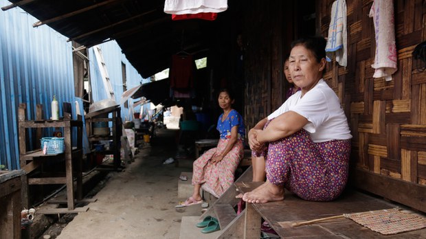 ဘဝနေဝင်ချိန်ကို ဒုက္ခသည်စခန်းမှာ ကုန်ဆုံးနေရတဲ့ ကချင်သက်ကြီးဒုက္ခသည်များ