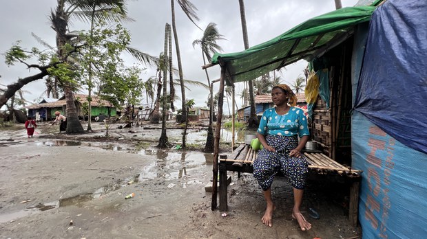 ရခိုင်မှာ မိုခါမုန်တိုင်းအပြီး နှစ်လကြာအထိ ဒေသခံတွေ အမိုးအကာအောက်ရောက်ဖို့ ခက်နေ ရခိုင်မှာ မိုခါမုန်တိုင်းအပြီး နှစ်လကြာအထိ ဒေသခံတွေ အမိုးအကာအောက်ရောက်ဖို့ ခက်နေ