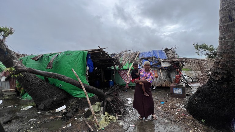 မိုခါမုန်တိုင်းကြောင့် ရွာလုံးကျွတ် ပျက်စီးသွားသည့် စစ်တွေမြို့နယ် ဘာဆာရာ ရိုဟင်ဂျာရွာအား ၂၀၂၃ ခုနှစ် ဇူလိုင်လ ၁၃ ရက်နေ့က တွေ့ရစဉ်။ (Photo: RFA)