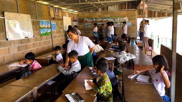 ထိုင်းနယ်စပ်က မြန်မာရွှေ့ပြောင်းကျောင်းတွေ အကူအညီလိုအပ် ထိုင်းနယ်စပ်က မြန်မာရွှေ့ပြောင်းကျောင်းတွေ အကူအညီလိုအပ်