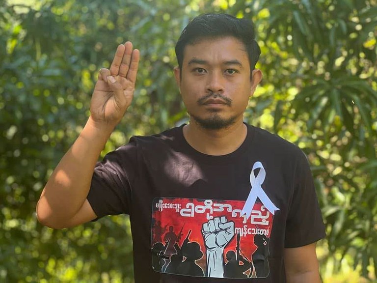 လွတ်မြောက်နယ်မြေတစ်နေရာရောက် ဆိုင်းပညာရှင် ကိုဖိုးသင်္ကြန်။