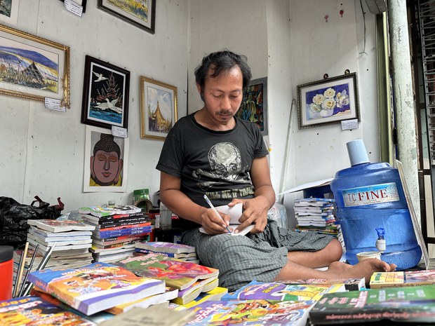 ဘဝကိုအရှုံးမပေးတဲ့ မသန်စွမ်းပန်းချီဆရာ