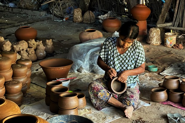 တွံတေးမြို့က တိမ်ကောပျောက်ကွယ်တော့မယ့် အိုးလုပ်ငန်း တွံတေးမြို့က တိမ်ကောပျောက်ကွယ်တော့မယ့် အိုးလုပ်ငန်း