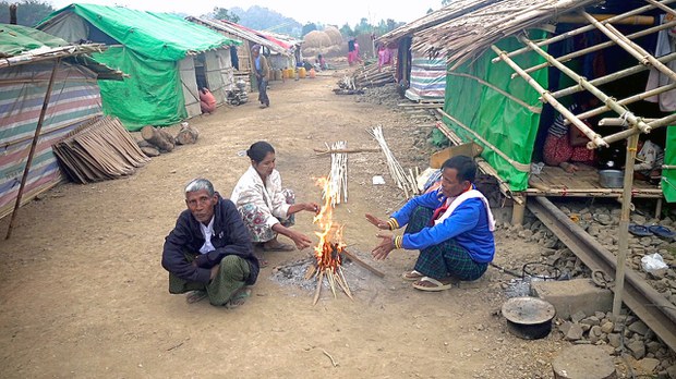 အိမ်ပြန်ခရီးဝေးနေတဲ့ ရခိုင်စစ်ဘေးဒုက္ခသည်များ အိမ်ပြန်ခရီးဝေးနေတဲ့ ရခိုင်စစ်ဘေးဒုက္ခသည်များ