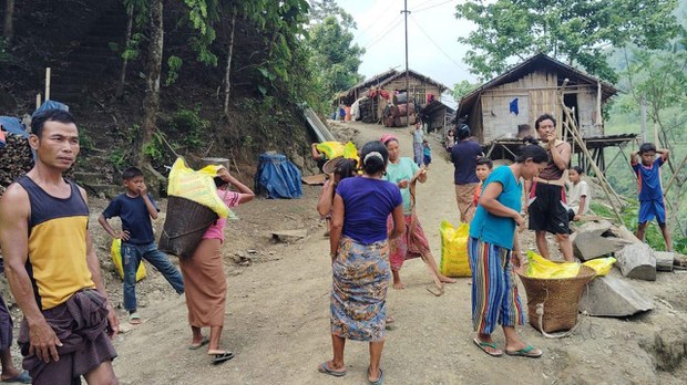 ရန်ကုန်ရောက် ဆမီးစစ်ဘေးဒုက္ခသည်တွေ အကူအညီလိုအပ်နေ ရန်ကုန်ရောက် ဆမီးစစ်ဘေးဒုက္ခသည်တွေ အကူအညီလိုအပ်နေ