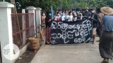ဆိပ်ကြီးခနောင်တိုမြို့နယ်မှာ စစ်အာဏာဆန့်ကျင်ရေး ဆန္ဒပြ