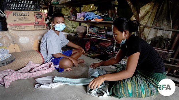tun-lin-naing-mother.jpg