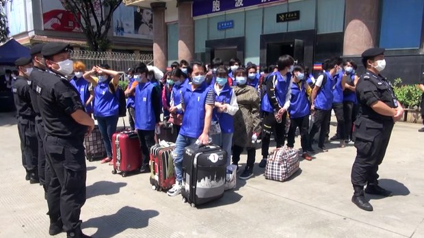 တရုတ်မှာ ထိန်းသိမ်းခံထားရတဲ့ ရခိုင်ဒေသခံ ၁၄ ဦး မိသားစုနဲ့ အဆက်အသွယ်ပြတ်နေ တရုတ်မှာ ထိန်းသိမ်းခံထားရတဲ့ ရခိုင်ဒေသခံ ၁၄ ဦး မိသားစုနဲ့ အဆက်အသွယ်ပြတ်နေ