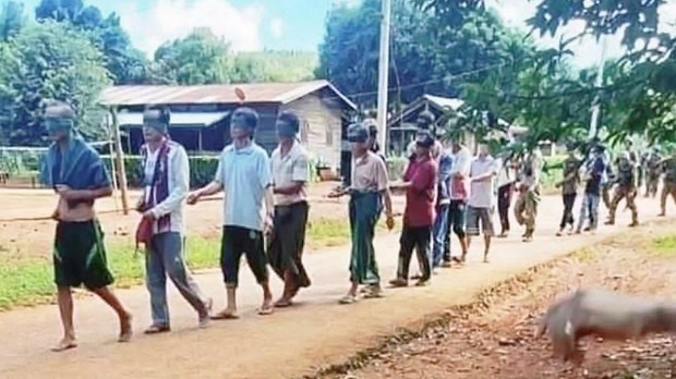 ဖယ်ခုံမြို့နယ် ရွှေပြည်အေးရွာသား ၁၈ ဦး ထောင်ဒဏ်သုံးနှစ်စီ အမိန့်ချမှတ်ခံရ ဖယ်ခုံမြို့နယ် ရွှေပြည်အေးရွာသား ၁၈ ဦး ထောင်ဒဏ်သုံးနှစ်စီ အမိန့်ချမှတ်ခံရ