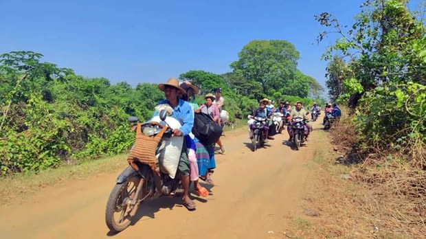 တန့်ဆည်မှာ စစ်ကြောင်းဝင်လာလို့ ဒေသခံ ငါးထောင်ဝန်းကျင် ထွက်ပြေးရ တန့်ဆည်မှာ စစ်ကြောင်းဝင်လာလို့ ဒေသခံ ငါးထောင်ဝန်းကျင် ထွက်ပြေးရ