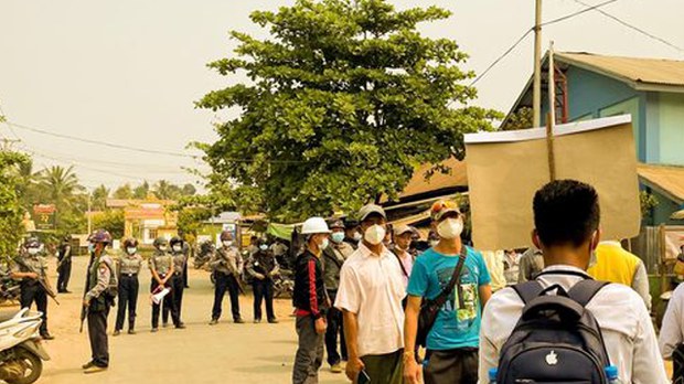 ဝန်းသိုမြို့ ရွာပေါင်း ရှစ်ရွာက နေအိမ်တွေ မီးရှို့ခံရ