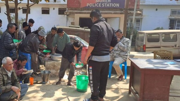 တိုက်ပွဲတွေကြောင့် အိန္ဒိယနယ်စပ်ဖြတ်ကျော် ခိုလှုံနေတဲ့ မြန်မာ ၈၁ ယောက် ဖမ်းဆီးခံရ