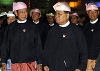 junta_traditnal_dress_200px.jpg junta_traditnal_dress_200px.jpg