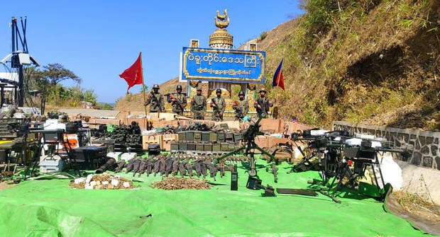 ရခိုင်-ပဲခူးနယ်စပ်က မိုးထိတောင်စခန်းကို သိမ်းပိုက်ခဲ့ကြောင်း AA ထုတ်ပြန် ရခိုင်-ပဲခူးနယ်စပ်က မိုးထိတောင်စခန်းကို သိမ်းပိုက်ခဲ့ကြောင်း AA ထုတ်ပြန်