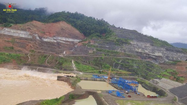 သူဌေးချောင်းဆည်ရေမြင့်တက်နေလို့ ဆည်အောက်ဘက်ရွာတွေ ပြောင်းရွှေ့ကြဖို့ AA သတိပေး