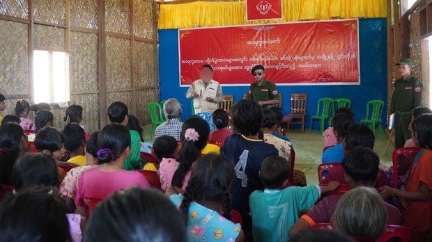 စစ်သုံ့ပန်းနဲ့ မိသားစုဝင် နှစ်ရာနီးပါး AA ပြန်လွှတ် စစ်သုံ့ပန်းနဲ့ မိသားစုဝင် နှစ်ရာနီးပါး AA ပြန်လွှတ်