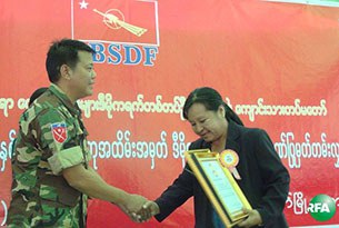 absdf-305.jpg absdf-305.jpg