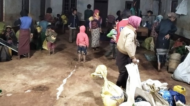 ဒီးမော့ဆိုက စစ်ဘေးဒုက္ခသည်တွေ နေတဲ့နေရာ လေယာဉ်နဲ့ ဗုံးကြဲခံရ ဒီးမော့ဆိုက စစ်ဘေးဒုက္ခသည်တွေ နေတဲ့နေရာ လေယာဉ်နဲ့ ဗုံးကြဲခံရ