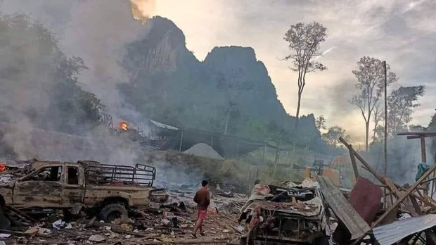 KNU နယ်မြေ ဘုရားသုံးဆူမြို့အနီးက မိုင်းတွင်းတွေ ဒုတိယအကြိမ်ဗုံးကြဲခံရ KNU နယ်မြေ ဘုရားသုံးဆူမြို့အနီးက မိုင်းတွင်းတွေ ဒုတိယအကြိမ်ဗုံးကြဲခံရ