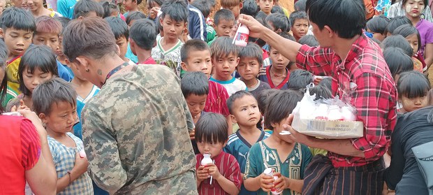 ဒေါရောက်ခူ ဒုက္ခသည်စခန်းအနီး လေကြောင်းနဲ့ ပစ်ခတ်ခံရလို့ တစ်ဦးသေဆုံး ဒေါရောက်ခူ ဒုက္ခသည်စခန်းအနီး လေကြောင်းနဲ့ ပစ်ခတ်ခံရလို့ တစ်ဦးသေဆုံး