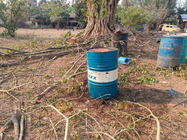ထီးဖိုးကလိုးရွာ စာသင်ကျောင်း လေကြောင်းကနေ ပစ်ခတ်ခံရလို့ အမျိုးသားတစ်ဦးသေဆုံး ထီးဖိုးကလိုးရွာ စာသင်ကျောင်း လေကြောင်းကနေ ပစ်ခတ်ခံရလို့ အမျိုးသားတစ်ဦးသေဆုံး