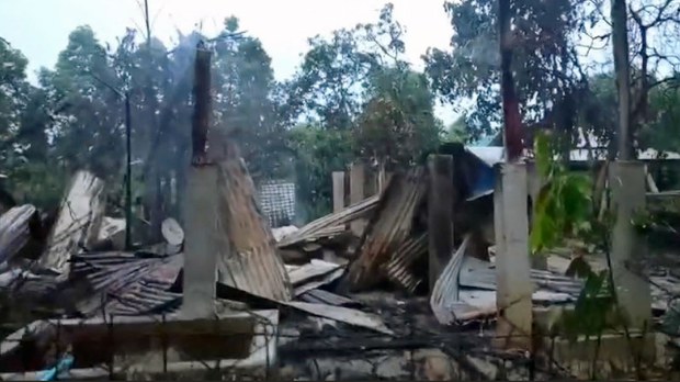 မောင်တောမှာ ဗုံးကြဲတိုက်ခိုက်မှုကြောင့် အဘိုးအိုတစ်ဦး ဒဏ်ရာရ၊ ကျေးလက်ဆေးပေးခန်း ပျက်စီး မောင်တောမှာ ဗုံးကြဲတိုက်ခိုက်မှုကြောင့် အဘိုးအိုတစ်ဦး ဒဏ်ရာရ၊ ကျေးလက်ဆေးပေးခန်း ပျက်စီး