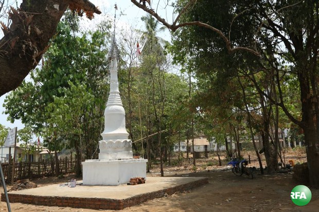 pagoda-near-church-620.jpg pagoda-near-church-620.jpg