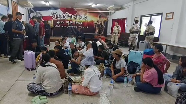 ချင်းမိုင်-ဘန်ကောက်ရထားပေါ်မှာ မြန်မာအလုပ်သမား ၃၅ ဦး အဖမ်းခံရ ချင်းမိုင်-ဘန်ကောက်ရထားပေါ်မှာ မြန်မာအလုပ်သမား ၃၅ ဦး အဖမ်းခံရ