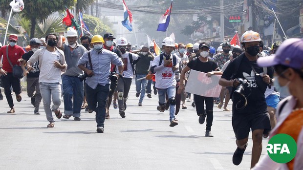 ဆန္ဒပြပွဲ သတင်းယူနေတဲ့ သတင်းထောက်ငါးဦး ဖမ်းဆီးခံထားရ