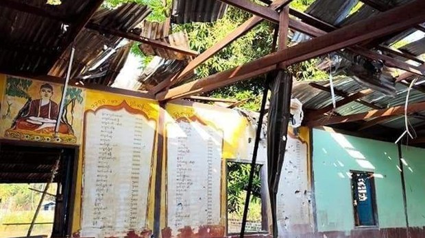 ဆီဆိုင်မြို့အနီး ဘုန်းကြီးကျောင်း လက်နက်ကြီးထိမှန်