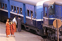 train_200px.jpg train_200px.jpg