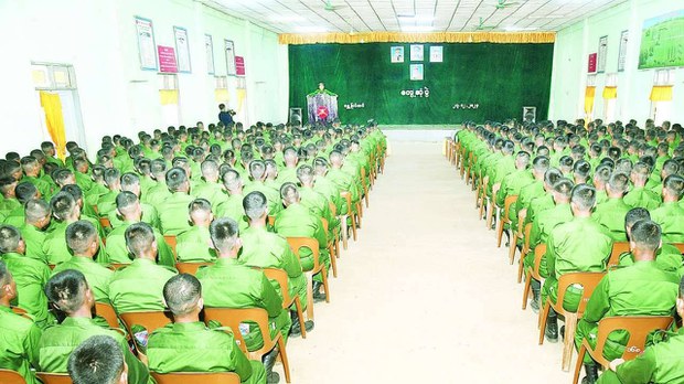 ဧရာဝတီတိုင်းမှာ စစ်ရေးသတိရှိဖို့ ဒုစစ်ခေါင်းဆောင် ပြော ဧရာဝတီတိုင်းမှာ စစ်ရေးသတိရှိဖို့ ဒုစစ်ခေါင်းဆောင် ပြော