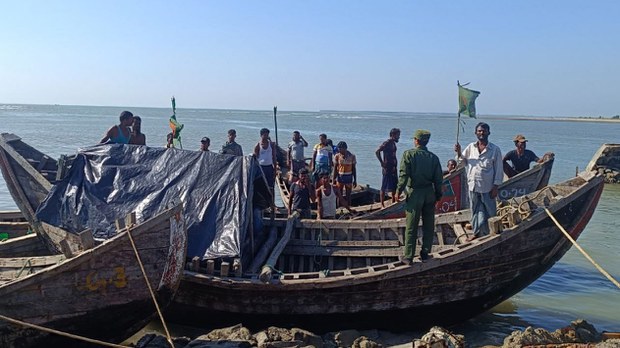 ဘင်္ဂလားဒေ့ရှ် ငါးဖမ်းလှေ ခုနစ်စီးကို AA ပြန်လွှဲပြောင်း ဘင်္ဂလားဒေ့ရှ် ငါးဖမ်းလှေ ခုနစ်စီးကို AA ပြန်လွှဲပြောင်း