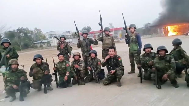ဗန်းမော်မှာ အမြောက်တပ်ကို KIA သိမ်းပြီးနောက် တိုက်ပွဲပြင်းထန်နေ ဗန်းမော်မှာ အမြောက်တပ်ကို KIA သိမ်းပြီးနောက် တိုက်ပွဲပြင်းထန်နေ