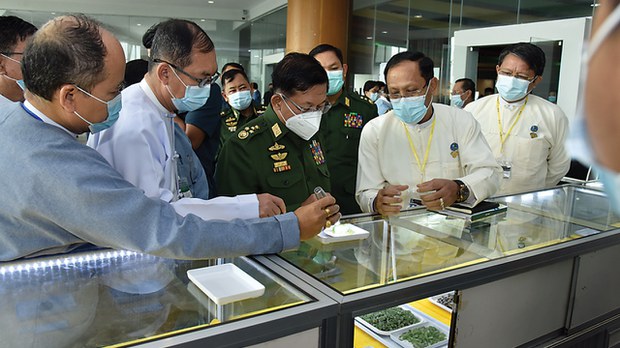 မြန်မာ့ကျောက်မျက်တွေမရောင်းဖို့ ဗြိတိန်ကုမ္ပဏီတွေကို Burma Campaign-UK တောင်းဆို မြန်မာ့ကျောက်မျက်တွေမရောင်းဖို့ ဗြိတိန်ကုမ္ပဏီတွေကို Burma Campaign-UK တောင်းဆို