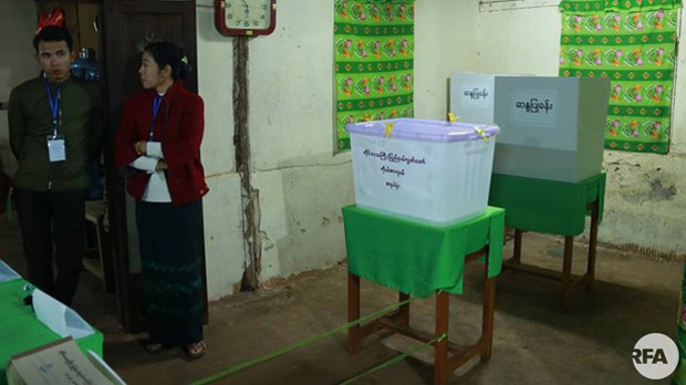 polling-station-622