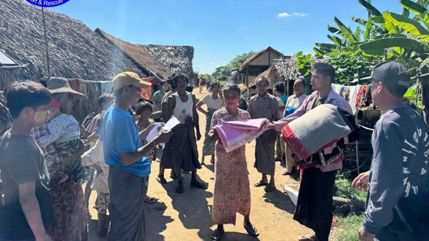 ချောင်းဦးက စစ်ဘေးဒုက္ခသည်တွေ အရေးပေါ်အကူအညီ လိုအပ်နေ