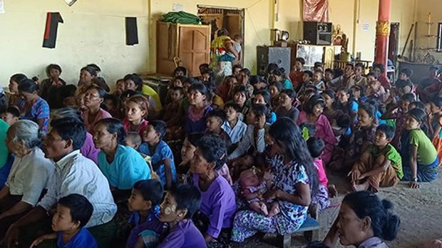 chin-villagers-flee-622.jpg chin-villagers-flee-622.jpg
