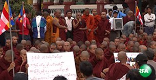 monk_protest_lpt_305 monk_protest_lpt_305